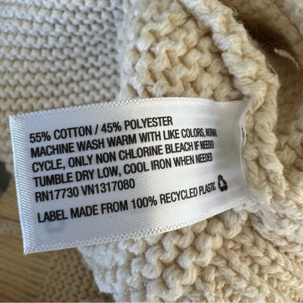 Like new! Universal Thread Cozy Cream Knit Turtleneck Sweater w/ Balloon Sleeves
